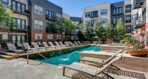 Dallas Oaklawn Apartments Pool
