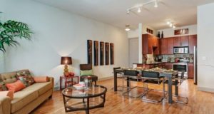 Dallas Oaklawn Apartments living dining